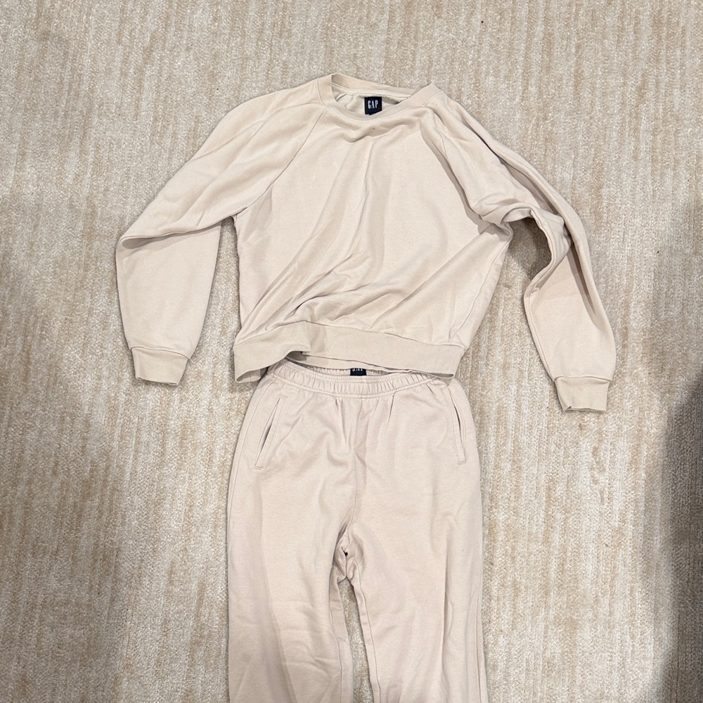 GAP Off-White Cozy Sweatshirt